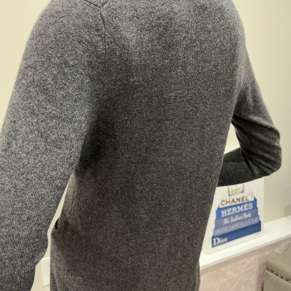 Sutton Cashmere Women Cashmere
Buttoned-up Long Sleeve Cardigan Gray - Picture 4 of 11